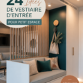 Un petit vestiaire d'entrée bien organisé avec des crochets et un banc.