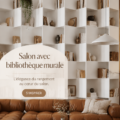 Salon chaleureux avec une bibliothèque murale en bois