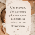 Mère et enfant partageant un moment de tendresse dans un parc