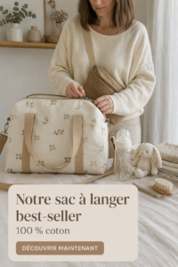 Sac à couches en coton sur une table avec des accessoires de bébé