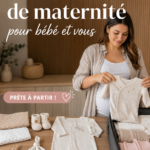 Valise de maternité ouverte avec des vêtements pour maman et bébé