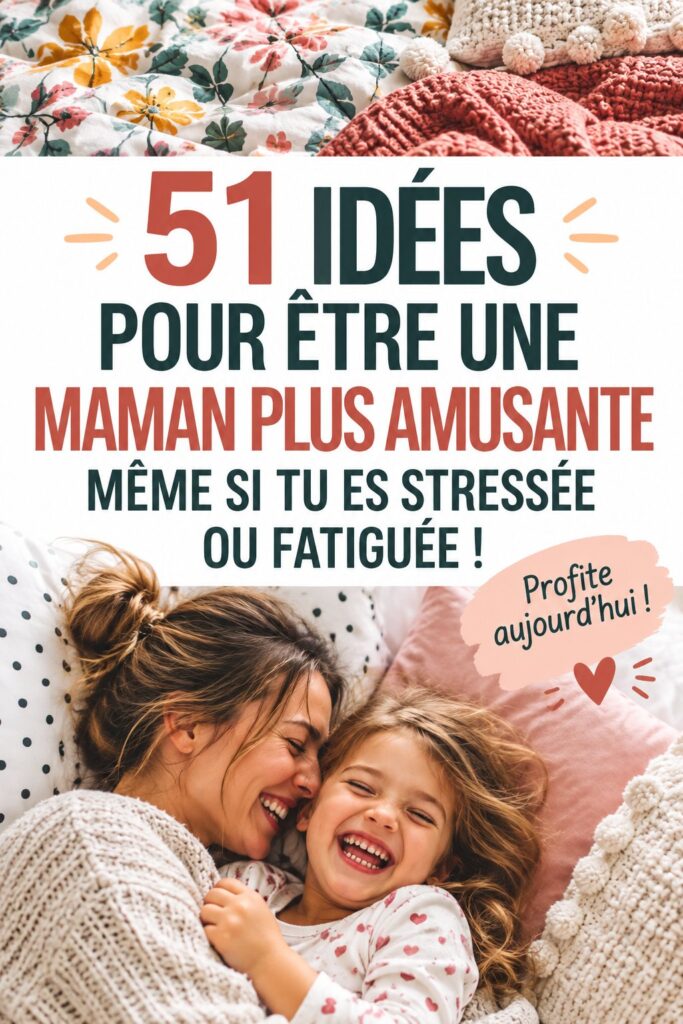 Une maman souriante jouant avec ses enfants dans le salon